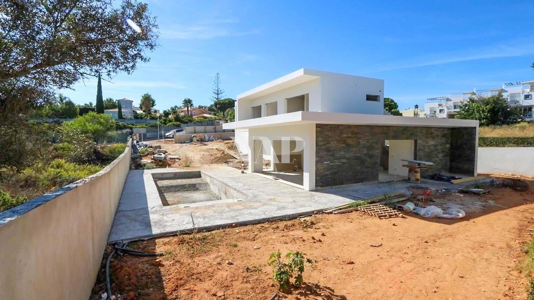 Villa in Carvoeiro, Algarve, Portugal 1 - 11717837