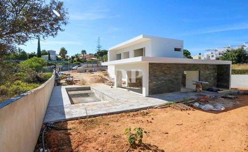 Villa in Carvoeiro, Algarve, Portugal 1