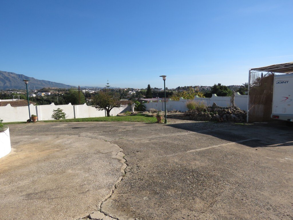Villa in Guadalmina Alta, San Pedro de Alcantara, Spain 3 - 13455937