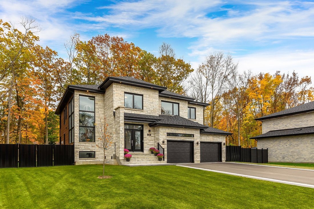 Newly Built Detached Home Dans Notre Dame De L'île Perrot, Québec