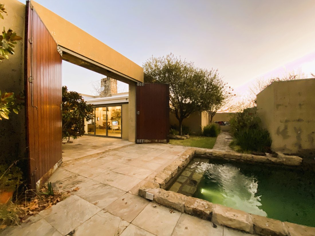 Lifestyle Leisure Farm With Architectural In Rosendal, Free State