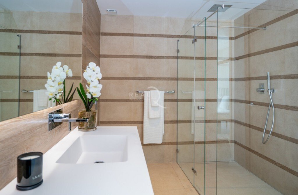Apartment in El Madroñal, Benahavis, Spain 5 - 13456413