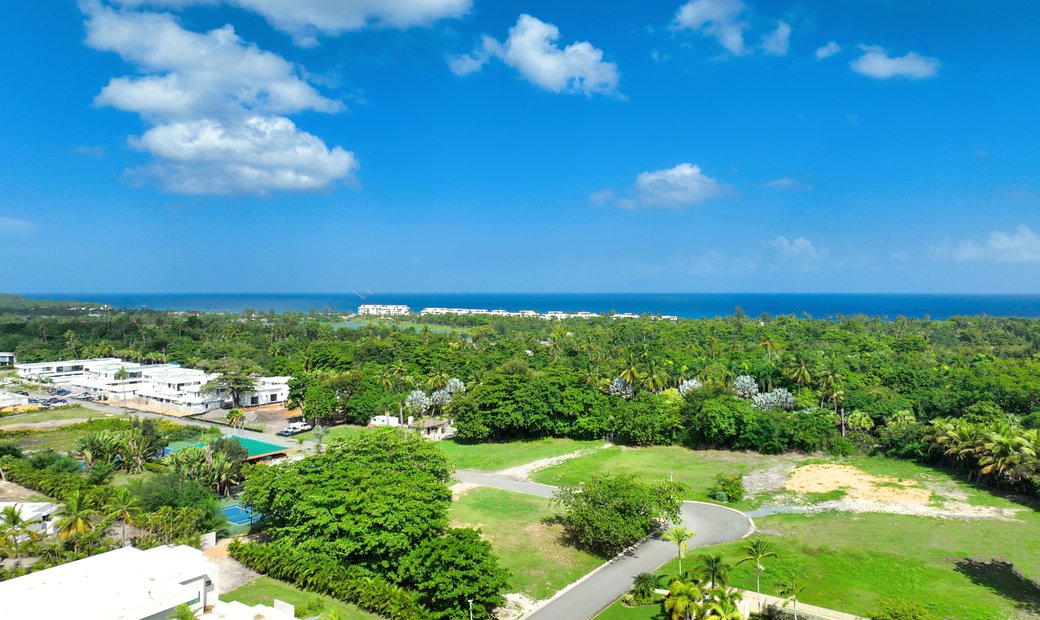 Prime Corner Lot Oasis Your Gateway To Resort In Dorado, Dorado