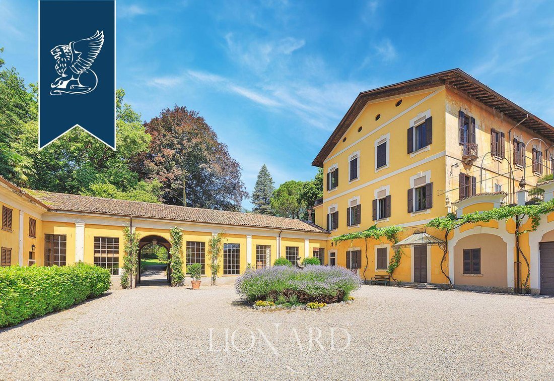 Villa in Tavernerio, Lombardy, Italy 2 - 13458249