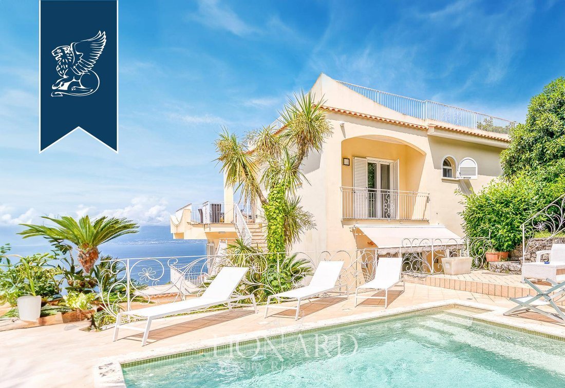 Villa in Sorrento, Campania, Italy 1 - 13458204