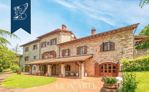 Villa in Chiusi della Verna, Tuscany, Italy 1