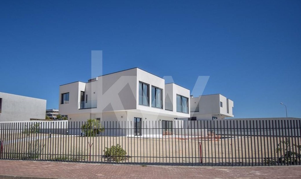 4 Bedroom Villa In Sky City Luxury Condominium In In Amadora Lisbon Portugal For Sale 13463508 