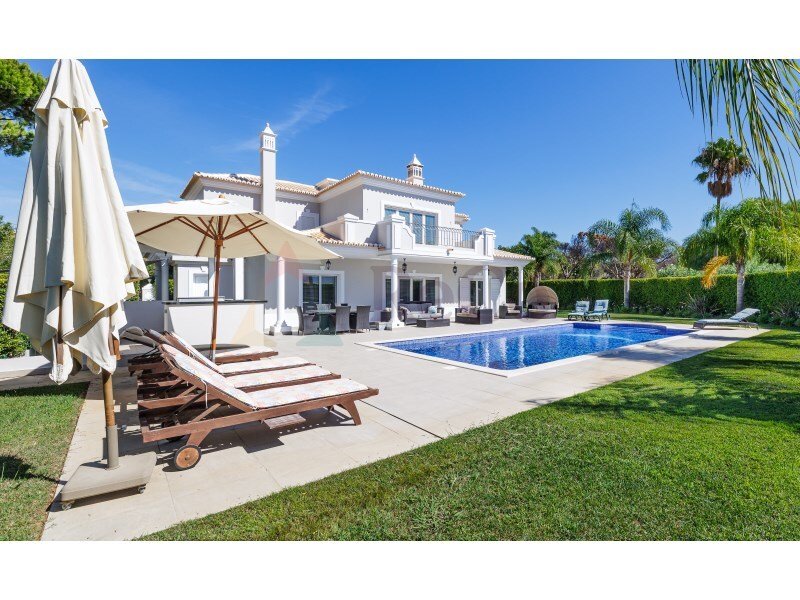 Timeless 5 Bedroom Villa In Quinta Jacintina In Almancil, Algarve