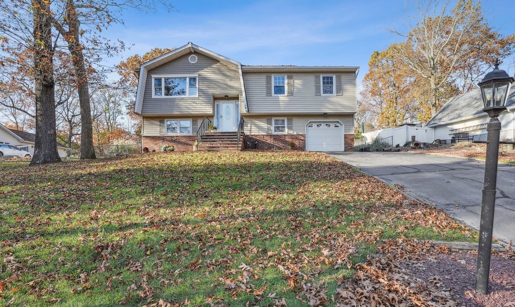 19 Byram Bay Rd, Hopatcong Boro, Nj, In Hopatcong, New Jersey, United