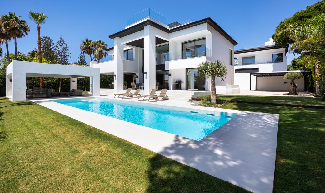 Contemporary Marbella Luxury Beachfront Property In Marbella, Andalusia ...