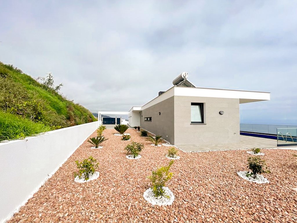 3 Bedroom Villa With Swimming Pool In Prazeres, In Prazeres, Madeira