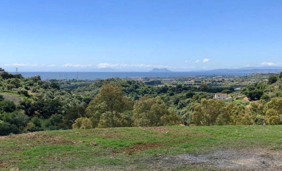 Land in Estepona, Andalusia, Spain 4 - 13465172