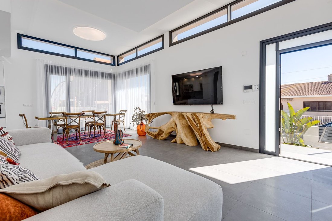 Villa in Torrevieja, Valencian Community, Spain 3 - 13466673