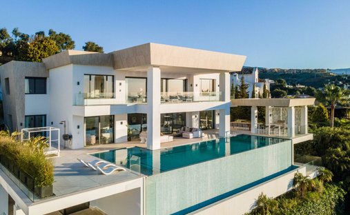 Villa in El Paraíso, Benahavis, Spain 1