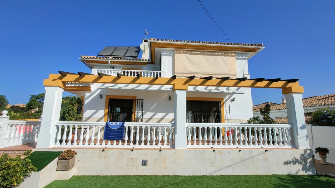 Villa in San Pedro de Alcantara, Andalusia, Spain 1 - 13465035
