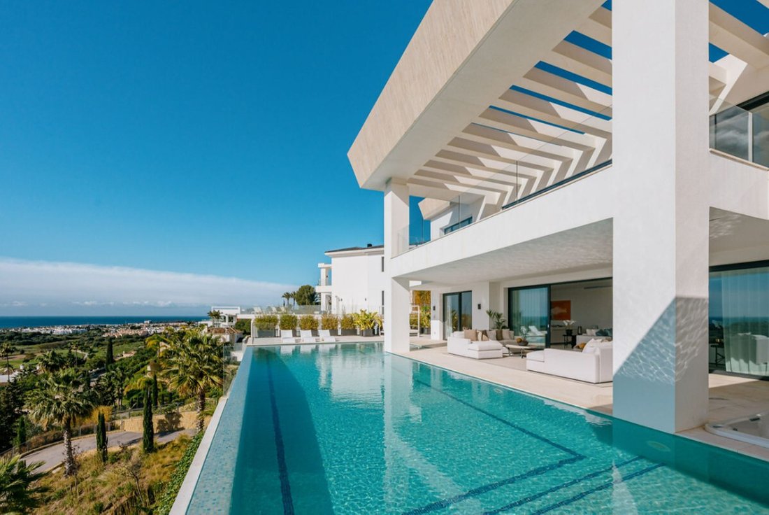 Villa in El Paraíso, Benahavis, Spain 5 - 13465157