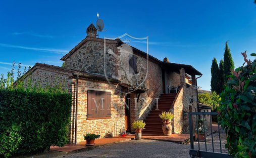Maisons de campagne à Castiglione del Lago, Ombrie, Italie 1