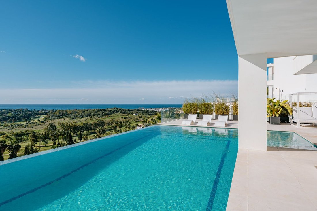 Villa in El Paraíso, Benahavis, Spain 3 - 13465157