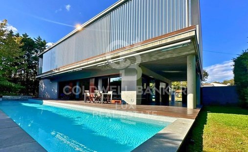 House in Figueres, Catalonia, Spain 1