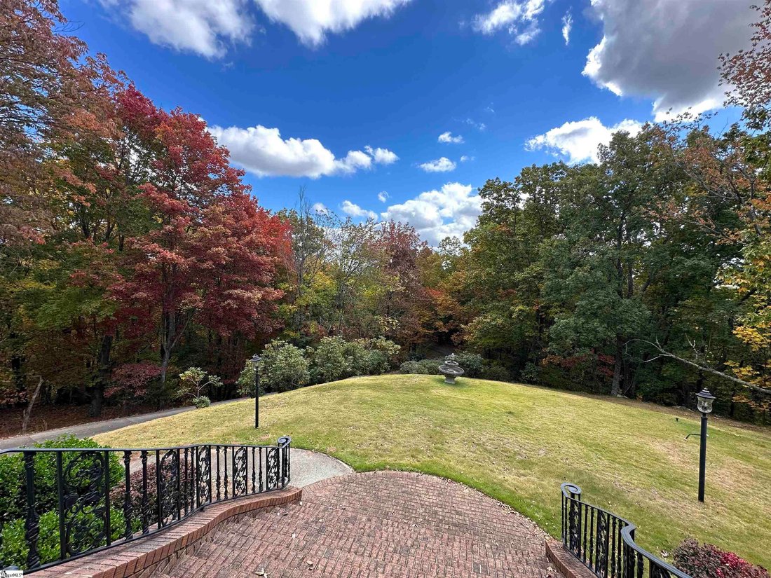 4 Bedrooms Single Family Detached In Landrum, South Carolina, United