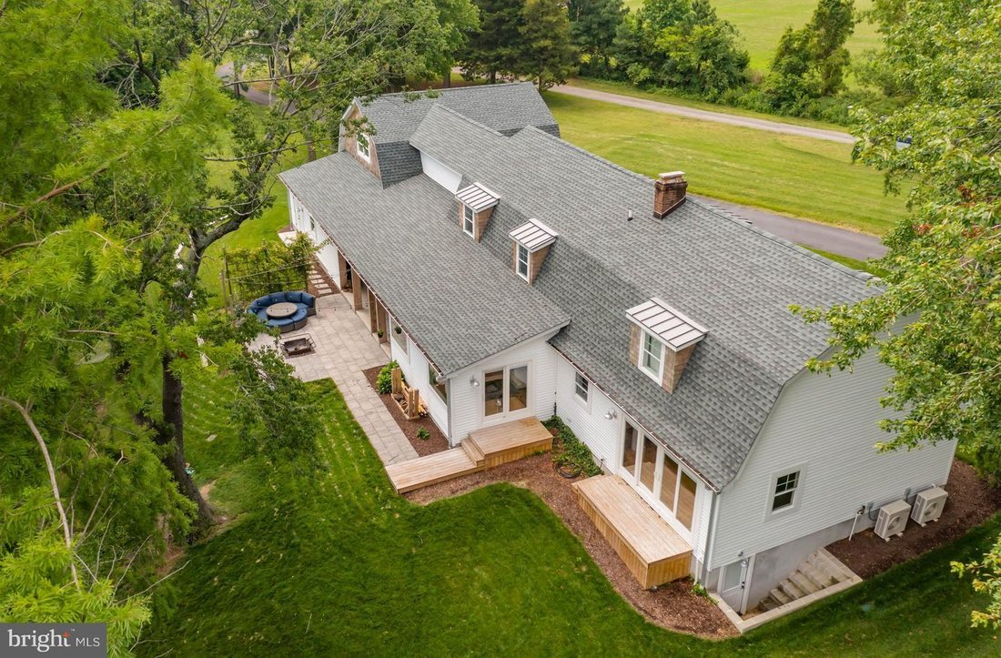 Modern Coastal Farmhouse In Milton, Delaware, United States For Sale