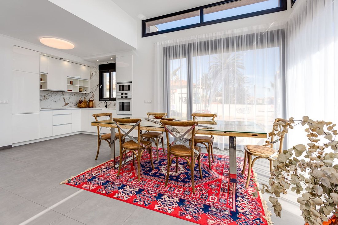 Villa in Torrevieja, Valencian Community, Spain 5 - 13466673
