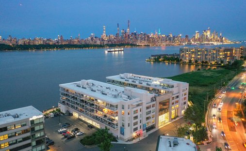 Apartment in Edgewater, New Jersey, United States 1