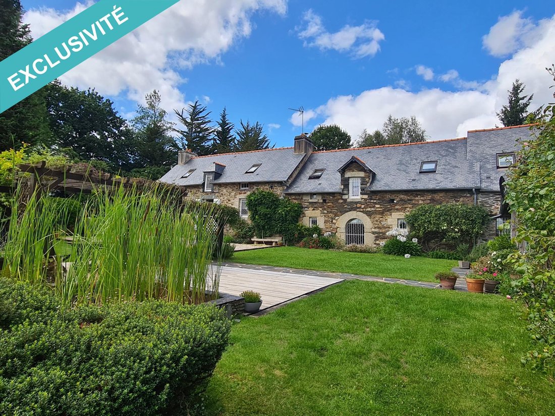 Très Beau Corps De Ferme En L Rénové In Pontivy, Brittany, France For
