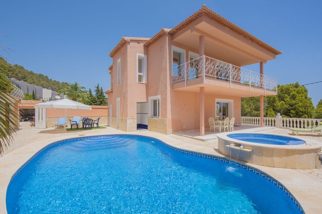 Chalet in Calp / Calpe, Valencian Community, Spain 1 - 13471135