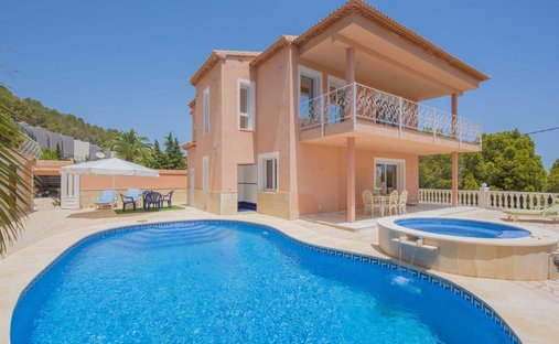 Chalet in Calp / Calpe, Valencian Community, Spain 1