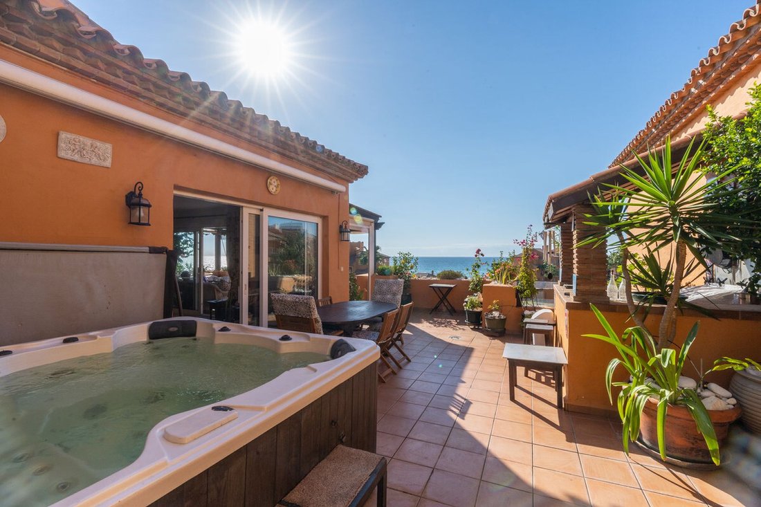 La Duquesa Penthouse In La Duquesa, Spain For Sale (13475554)