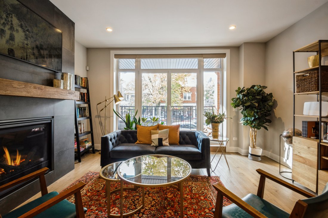 Luxury In A Sought After Location In Chicago, Illinois, United States