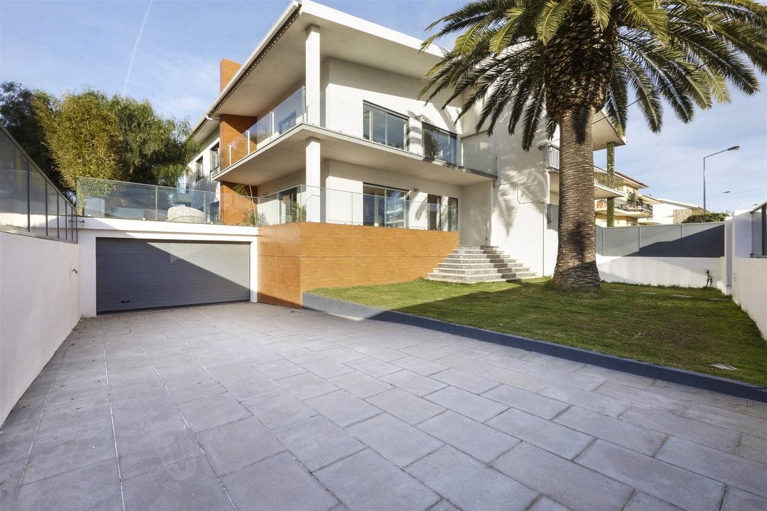 House in Carcavelos e Parede, Lisbon, Portugal 3 - 13474775