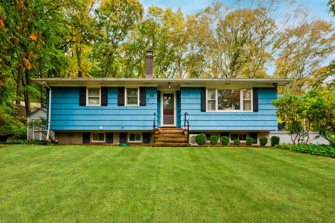 62 Gully Road, Wading River, Ny, 11792 In Wading River, New York, United States For Sale (13474964)