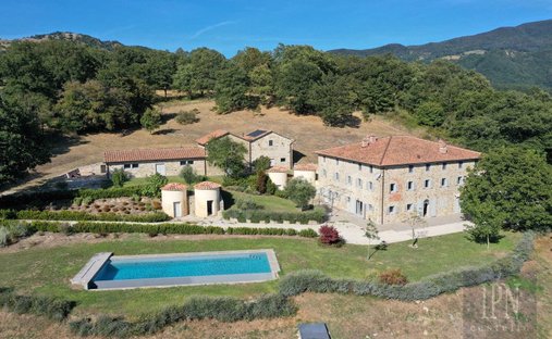 Villa in Pieve Santo Stefano, Tuscany, Italy 1