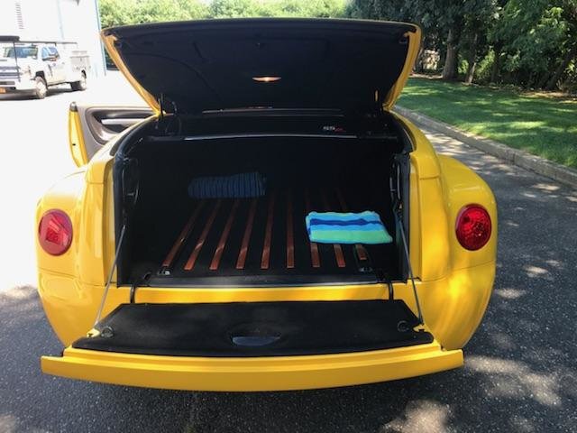 Chevrolet SSR in Calverton, NY, United States 3 - 13480074