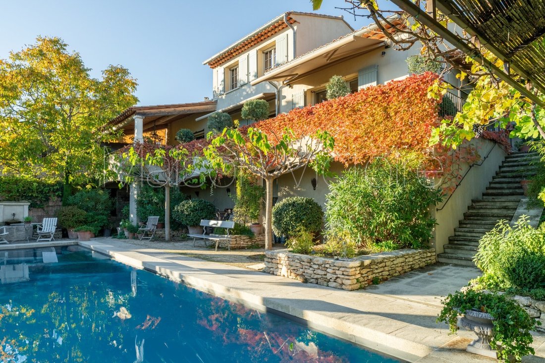 Villa With Stunning Views And In Goult, Provence Alpes Côte D'azur