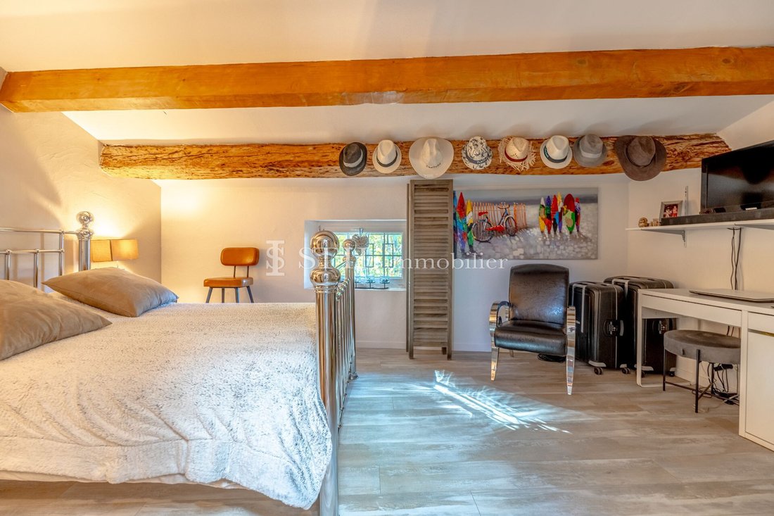 Vente Maison De Village 5 Pièce(s) In Le Plan De La Tour, France For