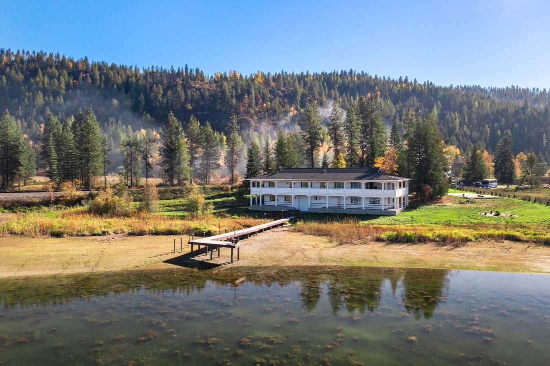 4 Bedrooms Single Family Detached In Sagle, Idaho, United States For