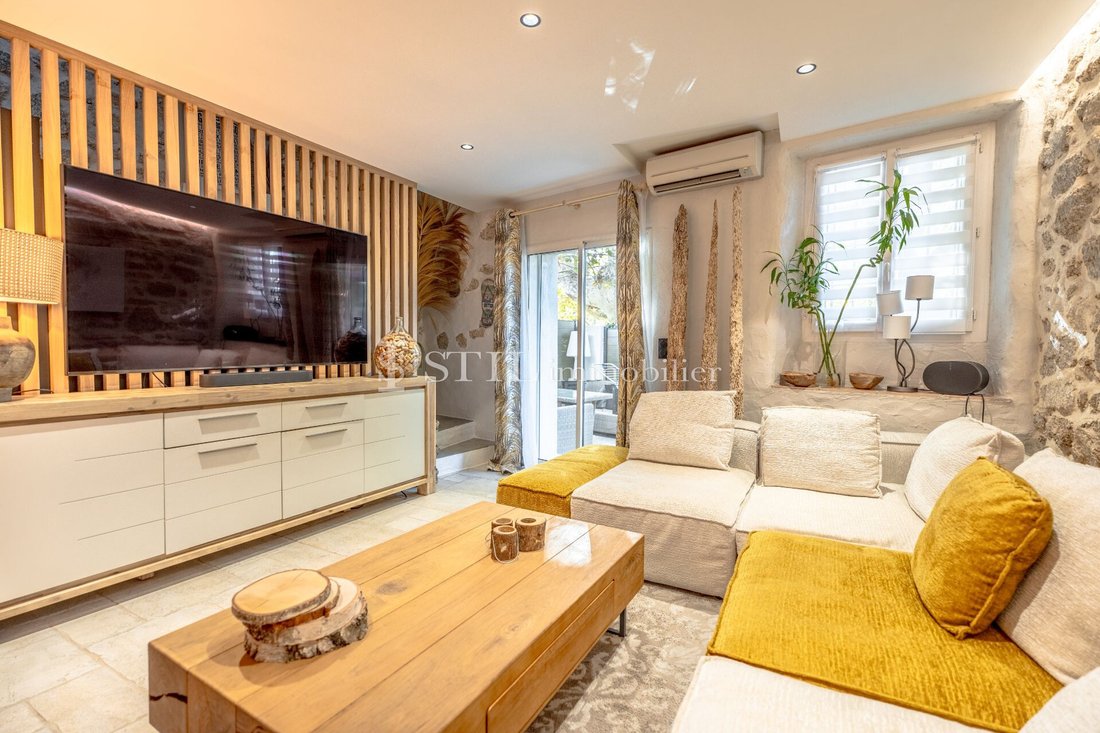 Vente Maison De Village 5 Pièce(s) In Le Plan De La Tour, France For