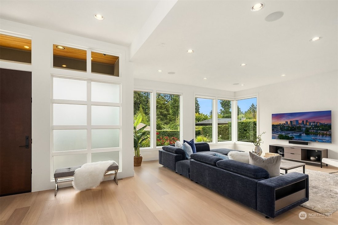 Bellevue's Finest Home In Vuecrest In Bellevue, Washington, United