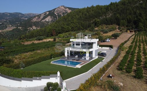 Villa à Petrotou, Messatida, Peloponnese, Western Greece and the Ionian 1