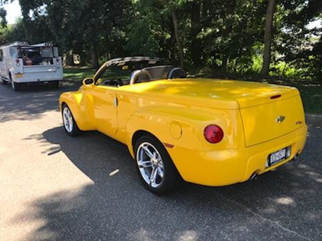 Chevrolet SSR in Calverton, NY, United States 1 - 13480074