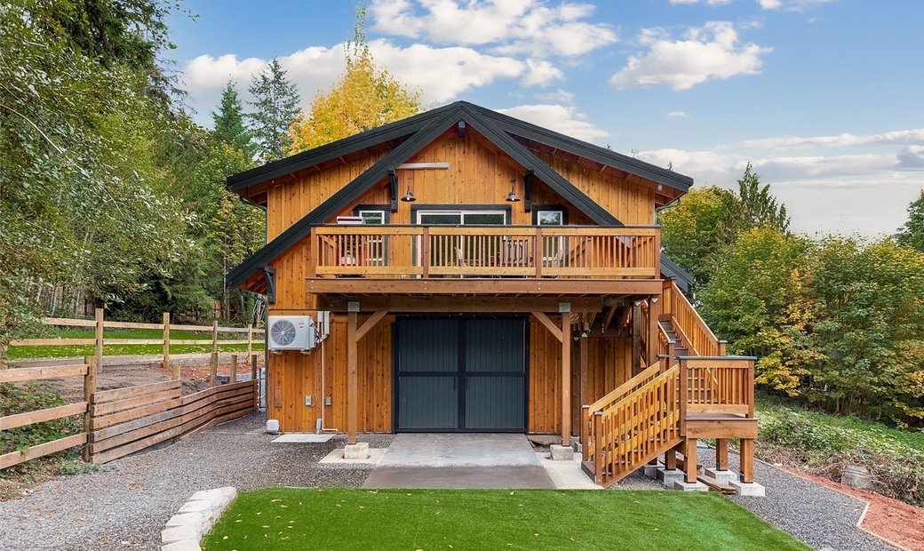 Fabulous Barndominium With High End In Cottage Lake, Washington, United
