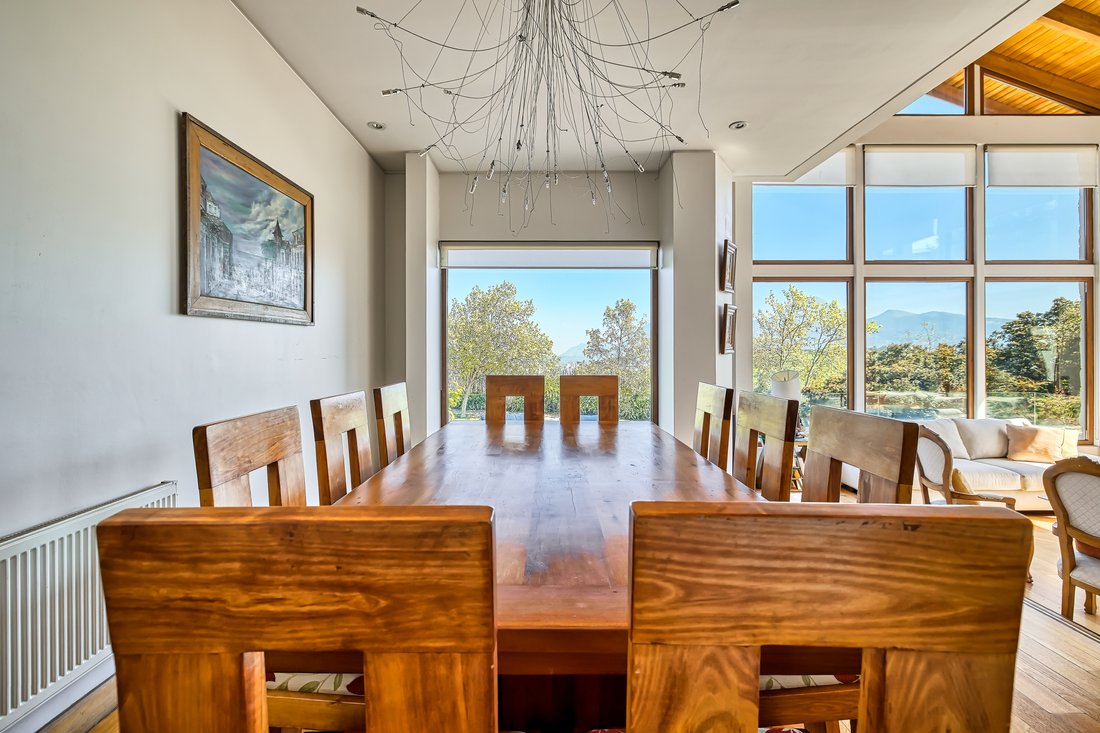 Excellent House In San In Las Condes, Santiago Metropolitan Region