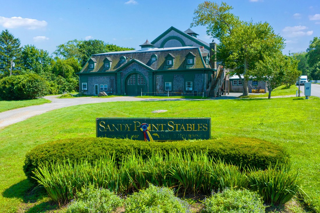 30 Sandy Point Farm Road, In Portsmouth, Rhode Island, United States