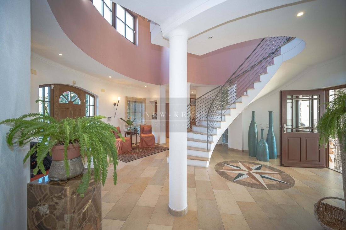 Magnificent Villa T4 Vale De Milho, Carvoeiro In Carvoeiro, Faro