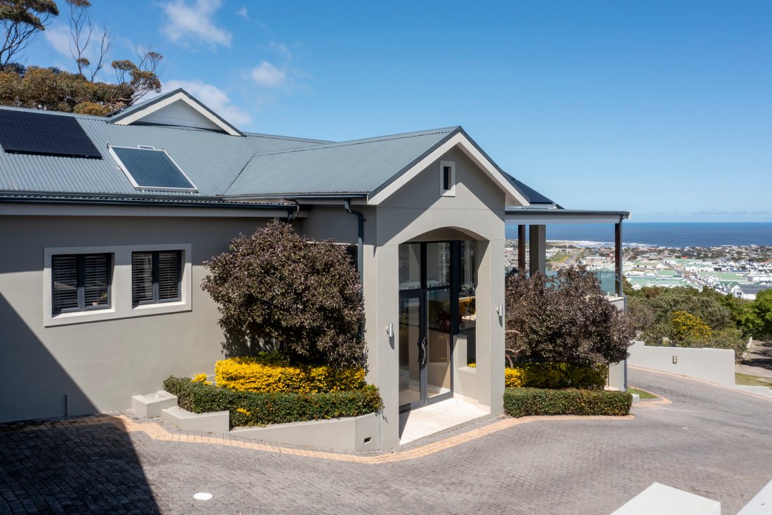 Stunning 5 Bed Home For Sale In Hemel & In Hermanus, Western Cape, South Africa For Sale (13482284)