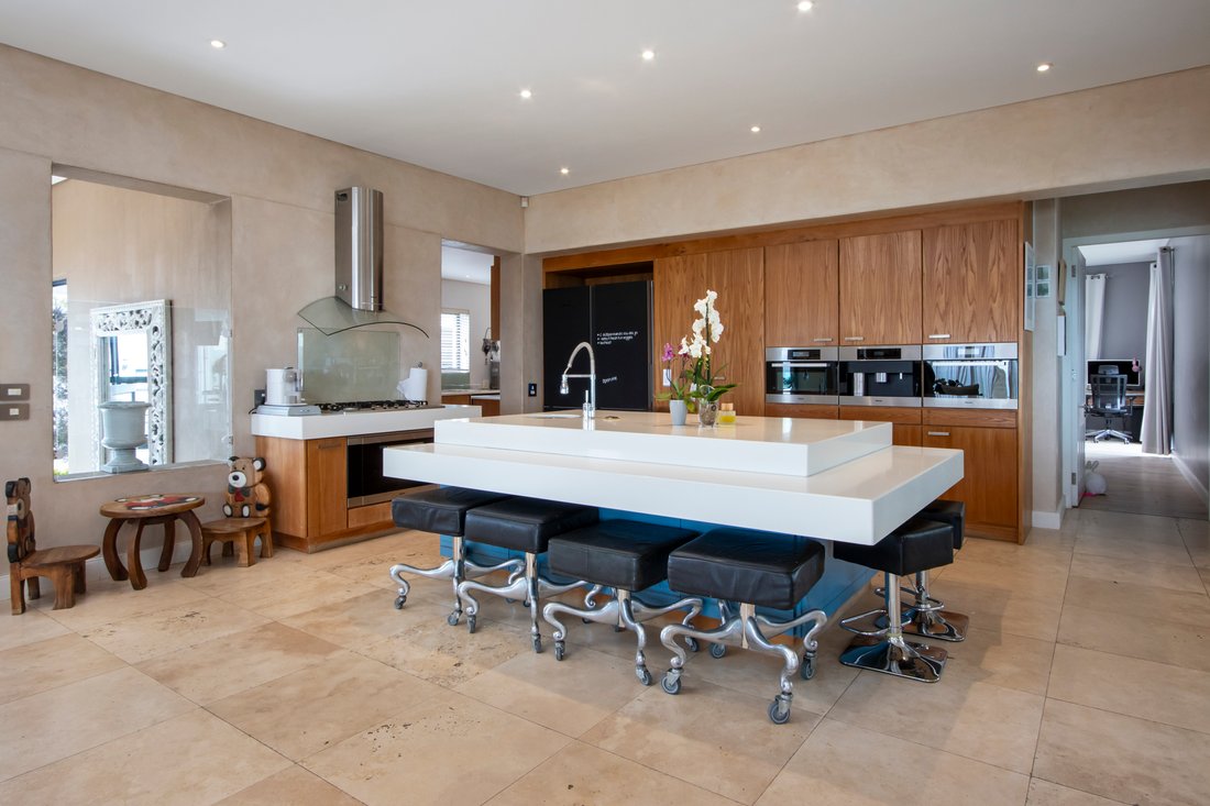Stunning 5 Bed Home For Sale In Hemel & In Hermanus, Western Cape, South Africa For Sale (13482284)