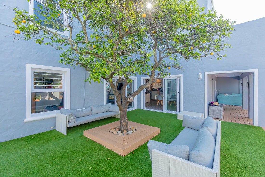 Family Home On The Slopes Of Table In Cape Town, Western Cape, South